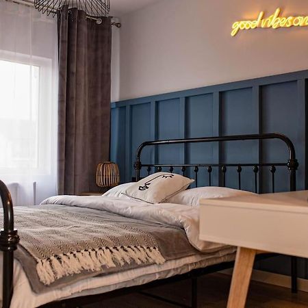 Blue Moon. Cozy Apartment Near Iulius Mall Cluj Napoca Bagian luar foto